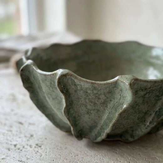 Tigela verde ondulada